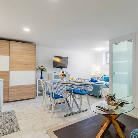 Down Floor In Centre Apartamento *