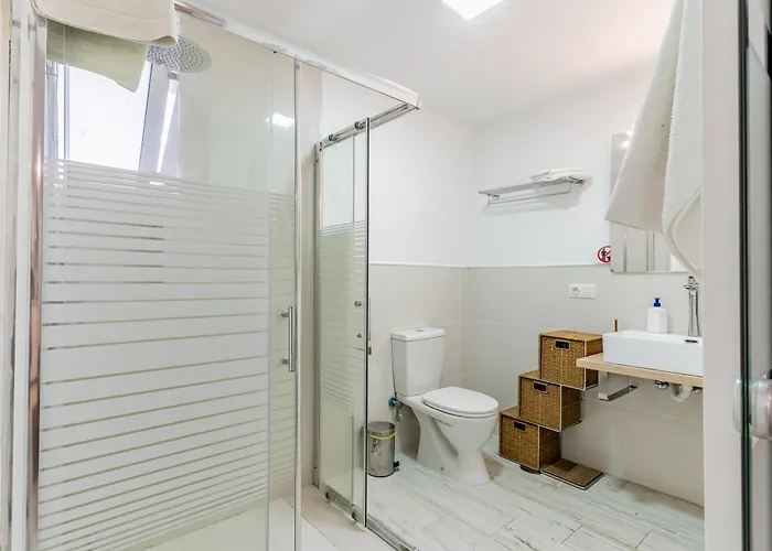 Down Floor In Centre Daire