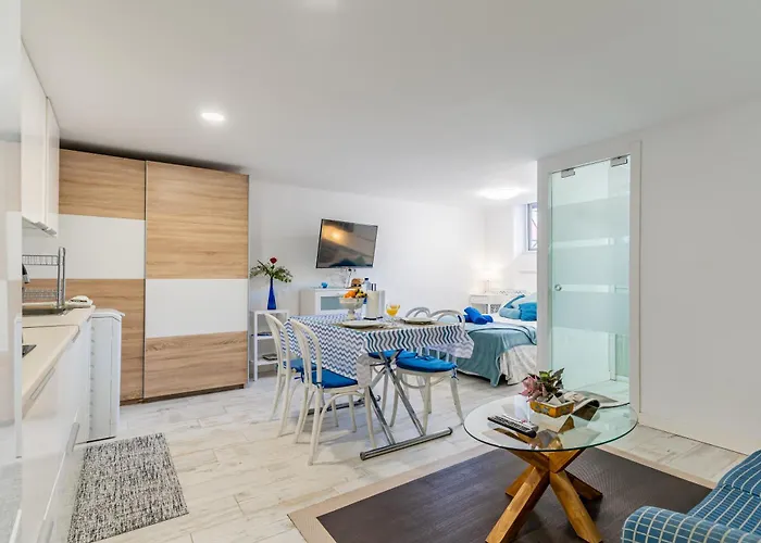 Down Floor In Centre Daire *